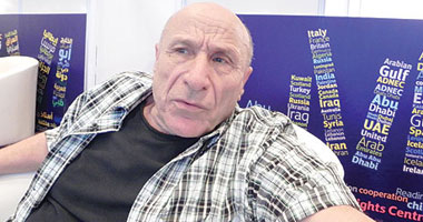 مثقفون جزائريون يدعون للتضامن مع الكاتب رشيد بوجدرة