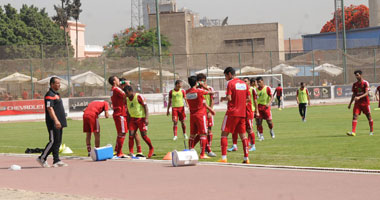 محاضرة بالفيديو للاعبى الأهلى لدراسة الزمالك