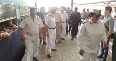 طالب يطعن آخر بمطواة داخل قطار فى الغربية