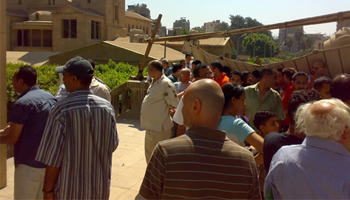   فض اعتصام الأقباط بالكاتدرائية وخروج الأنبا بولا