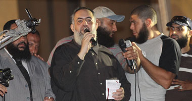 أبو إسماعيل من التحرير: اليوم خروجنا الثالث منذ 25 يناير.. ولن نسمح أن يتوارث بلدنا جيل عسكرى بالاتفاق مع الدستورية التى خالفت كل الأعراف.. "المكمل" نقل السيادة من الشعب للعسكرى فى واقعة سياسية فاجرة 