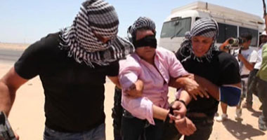 بالصور.. محمد فؤاد ينطق "الشهادتين" فى برنامج "رامز ثعلب الصحراء"