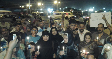 مسيرة بالمنصة تطالب برحيل مرسى وحل جماعة الإخوان
