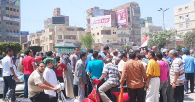 بالصور.. متظاهرو المحلة يهتفون: "انزل يا سيسى طهر يا سيسى"