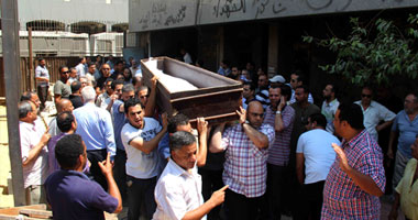 مشرحة زينهم تسلم الأهالى جثتين من ضحايا اشتباكات الحرس الجمهورى