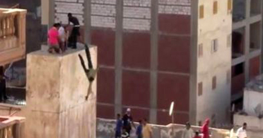 تأجيل محاكمة المتهمين بإلقاء الأطفال من عقار سيدى جابر إلى الغد 