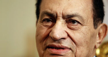مسابقة لرسم أغرب لوحة لـ"مبارك" داخل قفص الاتهام