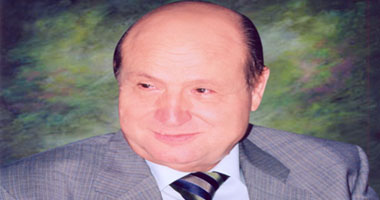 للشهر الثانى.. "مختار إبراهيم" توقف صرف مكافأة العاملين 