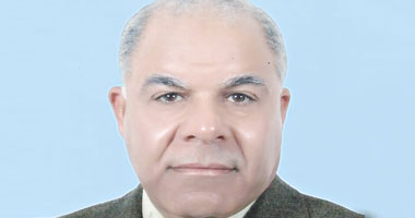 قائد الحرس الجمهورى السابق:أنا صاحب فكرة السلك الشائك أمام القصور الرئاسية
