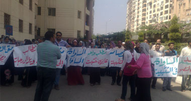 النقابة العامة للفنيين الصحيين تبحث تعليق إضرابها