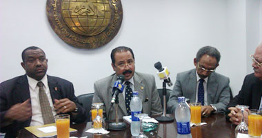 الجامعة العربية تدعو لتجاوز الخلافات بين دولها وتؤكد: ستظل بيتهم الأمثل