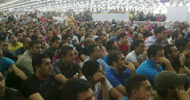 إضرابات عمالية تدفع بيجو سيتروين ورينو لتخفيض تكاليف الإنتاج