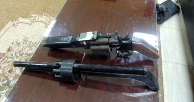 القبض على فلاح بحوزته 3 قطع أسلحة نارية جنوب بنى سويف