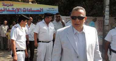 سائق يقتل نجارا عاتبه على غسيل توك توك أمام منزله بالوراق