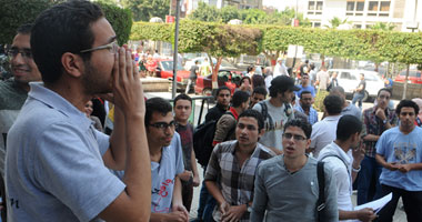 وقفة احتجاجية لطلاب هندسة للمطالبة بالإفراج عن زملائهم