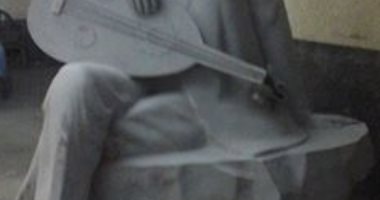 شاهد.. صورة تمثال "فريد الأطرش" قبل وضعه بالأوبرا