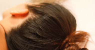 ابعد عن الكريمات باهظة الثمن.. جرب تناول 6 أطعمة غنية بالكيراتين لتقوية شعرك