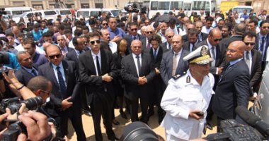 موجز أخبار مصر للساعة 1.. السيسى يتقدم الجنازة العسكرية لزويل