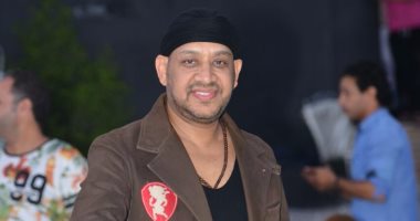 بالصور.. حفلات "كاريكا" كامل العدد فى الساحل الشمالى