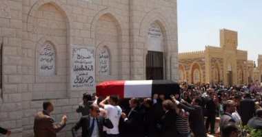 السفارة المصرية بالكويت تفتح سجل عزاء فى الدكتور زويل لمدة 3 أيام