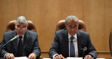 الحكومة تُظهر "العين الحمرا" للمخالفين.. عقوبات رادعة لمخالفى ضوابط الاستيراد.. تعديلات "سجل المستوردين" تنص على الشطب والحبس سنة وغرامة نصف مليون جنيه.. وتمنح الوزير سلطة وقف قيد المستورد فى السجلات