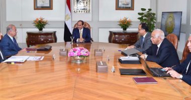 السيسى يبحث مع شريف إسماعيل و3 وزراء مشروعات تقديم الخدمات بقطاعات الكهرباء والنقل والإسكان.. محمد شاكر: إدخال 3632 ميجاوات على الشبكة خلال 3 أشهر.. جلال السعيد: تكلفة الخط الثالث للمترو 54 مليار جنيه