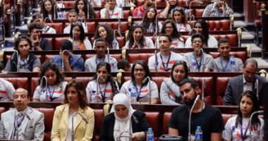 بالصور.. الجيل الثانى والثالث من أبناء الجالية المصرية فى فرنسا يزور مجلس النواب