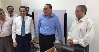 رئيس جامعة قناة السويس يتفقد ورش العمل المؤهلة للأيزو