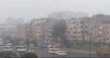 بالصور.. أهالى شبرا الخيمة يشكون من إضاءة أعمدة الشوارع نهارا