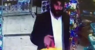 بالفيديو..حاخام إسرائيلى يتحرش بطفلة عمرها 7 سنوات بأحد المحال فى تل أبيب