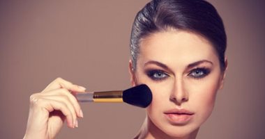 بدون ميكب أرتست.. 5 أشكال مكياج هيخلوكى أحلى