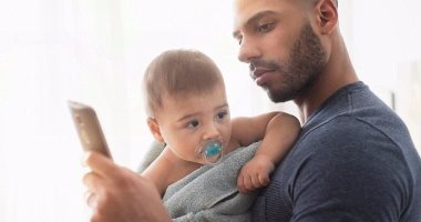 ديلى ميل: متابعة البريد الإلكترونى بعد مواعيد العمل يدمر الصحة النفسية