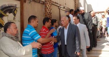 بالصور..سكرتير عام أسيوط يشهد الصلح بين عائلتى "كتكوت"و"أولاد منصور شحاتة"