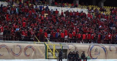 حبس 19 شخصا من اولتراس أهلاوى بتهمة اثارة الشغب والتظاهر وقطع الطريق