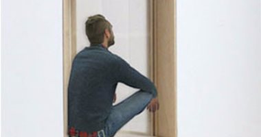 أمل عبد الرحمن يكتب: من نافذته الضيقة