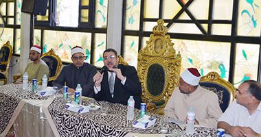 بالصور.. تفاصيل زيارة وزير الأوقاف السريعة للإسكندرية.. يظهر أول مرة بالبدلة مع الأئمة فى لقاء ودى.. ويطالب الدعاة بالتعاون لمنع التعدى على أراضى الوقف.. وحذر من إقامة صلاة الجمعة بالزوايا إلا للضرورة