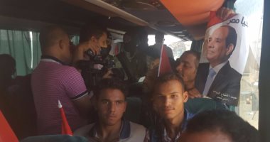 أخبار الساعة 1.. المصريون المحررون فى ليبيا يرفعون صور السيسى بعد وصولهم