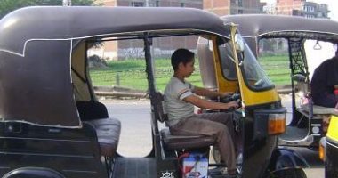 حبس عاطلين بتهمة سرقة "توك توك" تحت تهديد السلاح بالتبين