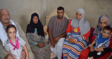 بالصور.. عماد السيد يروى تفاصيل تحريره من الاختطاف بليبيا.. سافر لجمع نفقات إجراء عملية لزوجته للإنجاب.. يؤكد: الخاطفون كبلونا ومنعونا عن "الحمام".. وظللت أفكر فى زوجتى.. وأهلى دفعوا الفدية بـ"السلف"