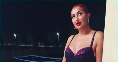  غادة عبد الرازق تصل القاهرة بعد قضاء عطلتها الخاصة بدبى
