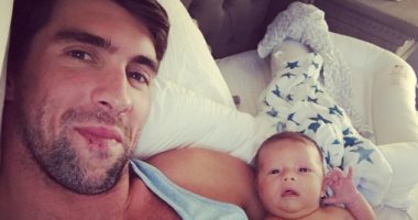 الجانب الآخر من حياة "فيلبس" أعظم لاعب أولمبى فى التاريخ..حسابه على "إنستجرام" يعكس حبه الكبير لابنه بعد طفولته الصعبة..نجله "بومير" وزوجته "نيكولاس" محور اهتمامه.. وصوره تظهر استمتاعه بحياته العائلية