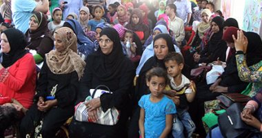 سيدات قرى الأقصر يروين تجاربهن فى مكافحة ختان الإناث.. فوزية: منعت أزواج بناتى من ختان أحفادى.. رشا: وسائل الإعلام سلاح مواجهة الجريمة.. وممثل الأمم المتحدة: نسعى لخفض انتشارها لحماية الأجيال القادمة