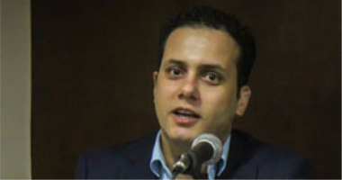 بسبب خطأ لغوى.. مدحت صفوت يعلن سحب «السلطة والمصلحة» من هيئة الكتاب