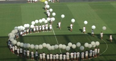 بالفيديو.. دقيقة حداد وبالونات بيضاء لتكريم ضحايا نيس فى لقاء رين