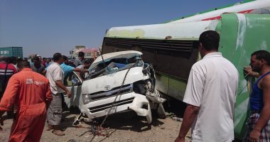 بالصور ..مصرع سائق وإصابة 3آخرين فى حادث تصادم بطريق السويس ـ العين السخنة