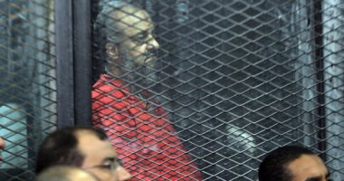 إيداع قيادات الإخوان قفص الاتهام قبل النطق بالحكم فى "أحداث مكتب الإرشاد"