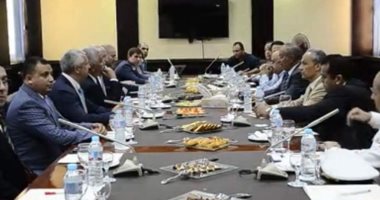 بالفيديو.. الوفد الأمنى الروسى يبدأ جولته فى الغردقة بتفقد الميناء البحرى
