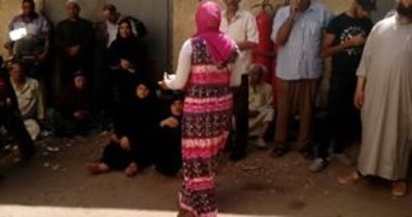 بالصور.. زحام داخل وزارة التموين بالقصر العينى