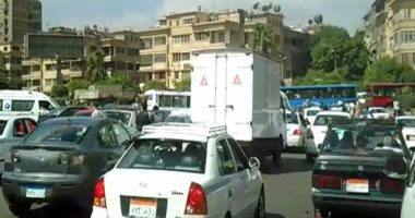 النشرة المرورية.. كثافات متحركة بمحاور وميادين القاهرة والجيزة