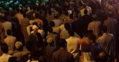 الألاف من أهالى قرية لحيمر بالبحيرة يشيعون جثمان الشهيد "محمد السقا"
